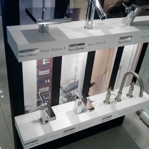 Exhibidor Hansgrohe 30 diseño estratégico