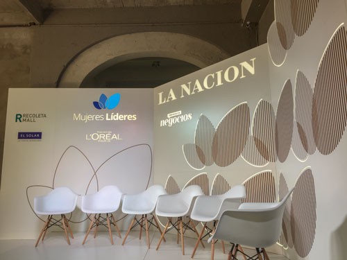 Escenografía La Nación Mujeres Líderes 30 diseño estratégico